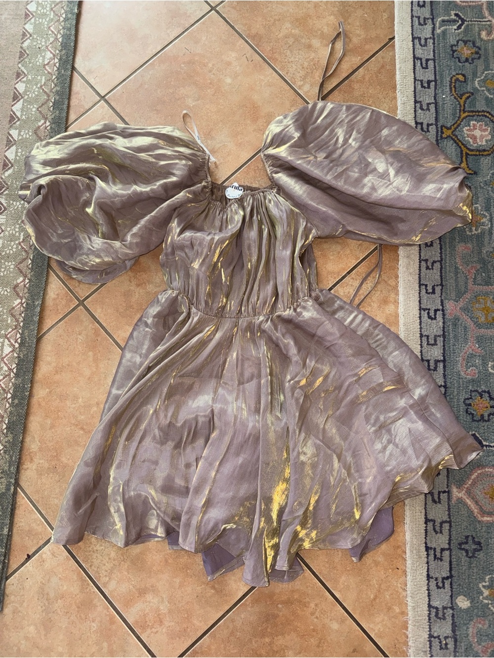 ARULA Shimmery Lilac and Gold Puff-Sleeve Party Dress - Picture 3 of 4